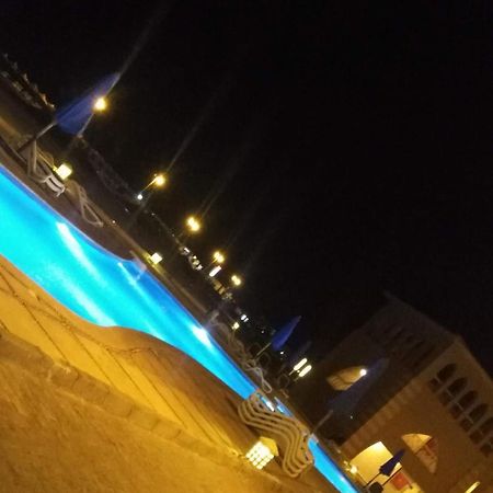 Seaview Chalets In Porto South Beach - Families Only 아인 수크나 외부 사진