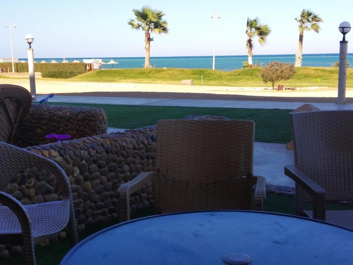 Seaview Chalets In Porto South Beach - Families Only 아인 수크나 외부 사진