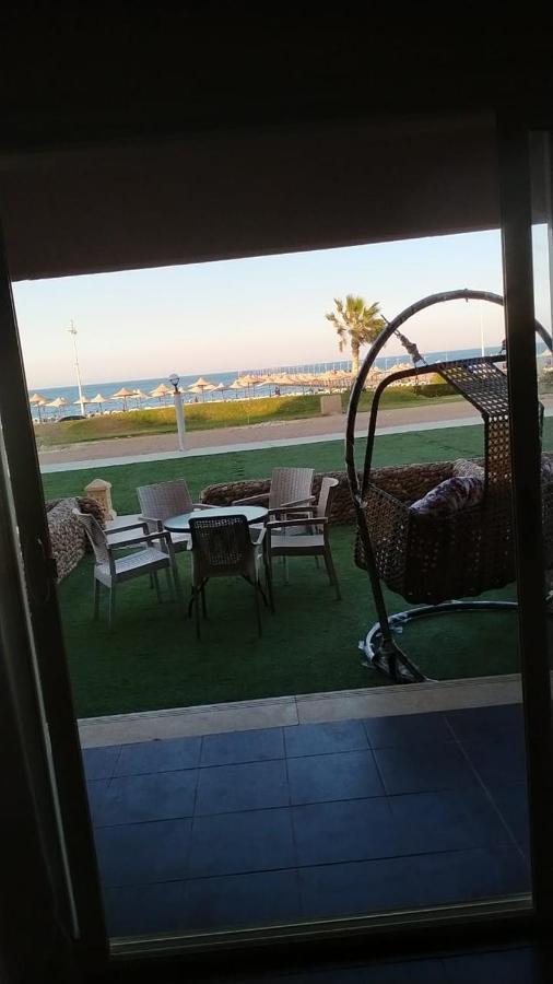 Seaview Chalets In Porto South Beach - Families Only 아인 수크나 외부 사진