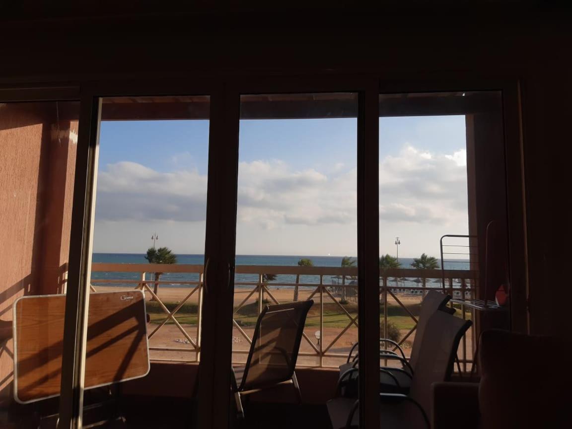 Seaview Chalets In Porto South Beach - Families Only 아인 수크나 외부 사진