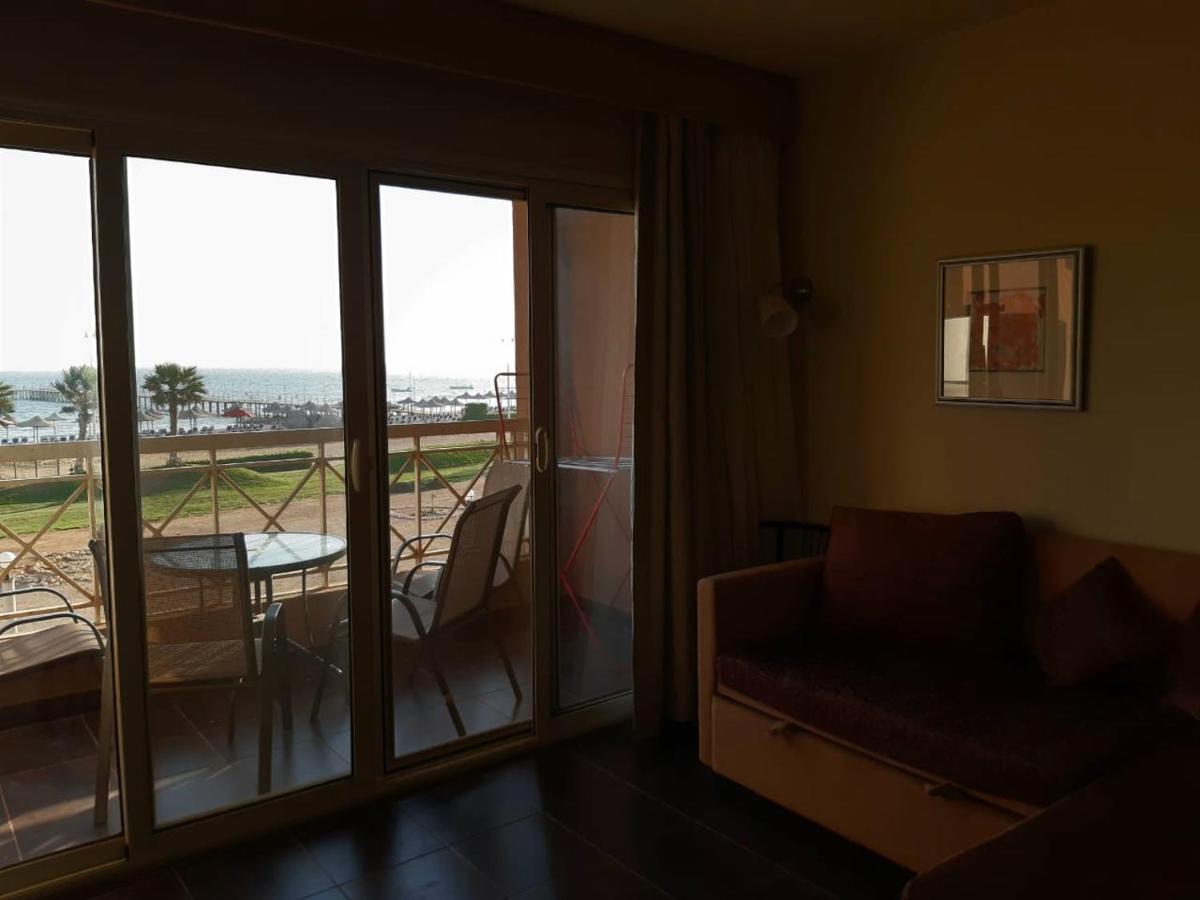 Seaview Chalets In Porto South Beach - Families Only 아인 수크나 외부 사진