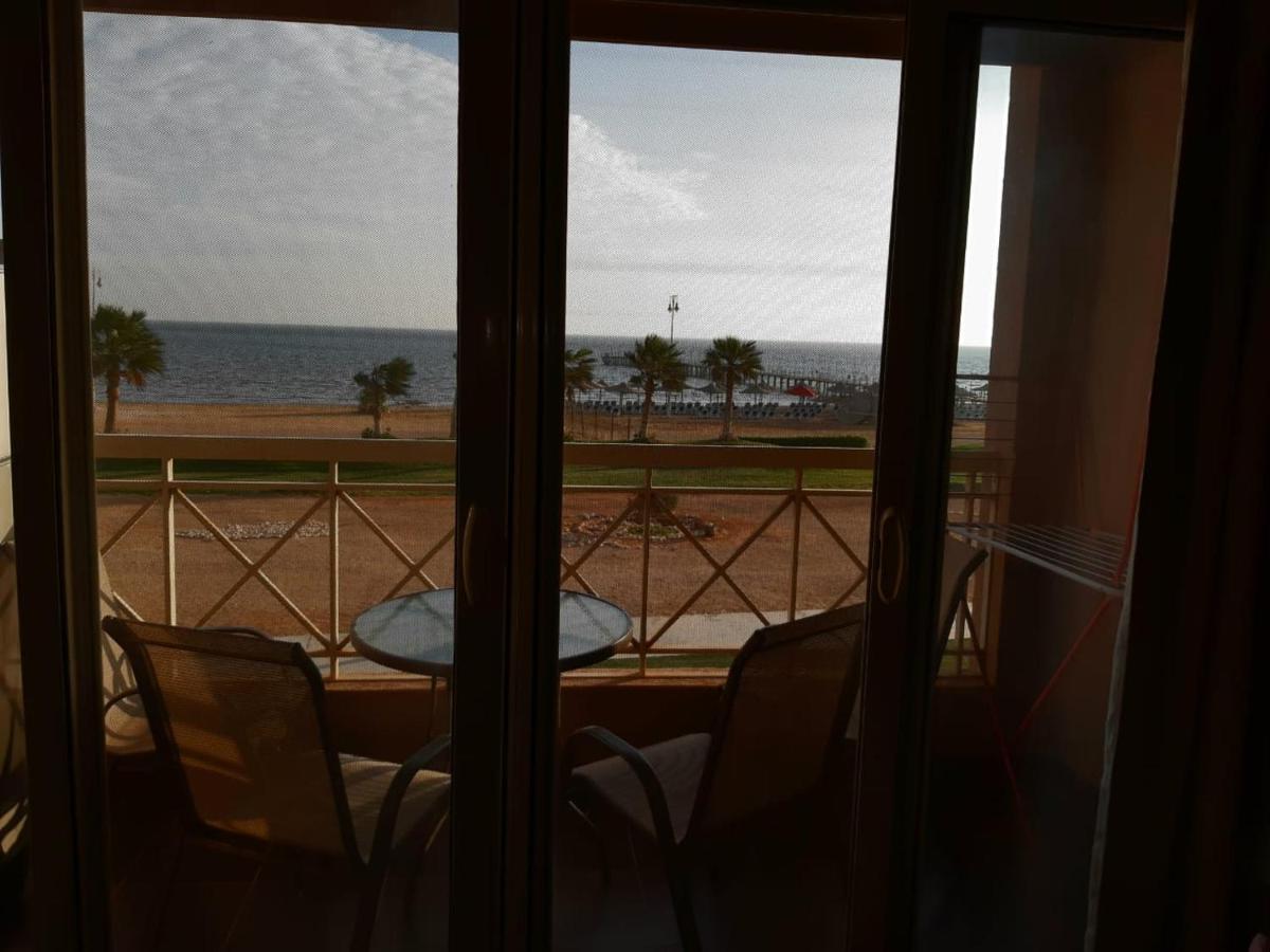 Seaview Chalets In Porto South Beach - Families Only 아인 수크나 외부 사진