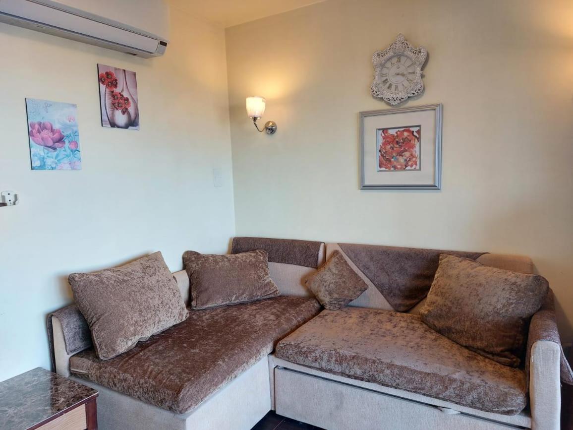 Seaview Chalets In Porto South Beach - Families Only 아인 수크나 외부 사진
