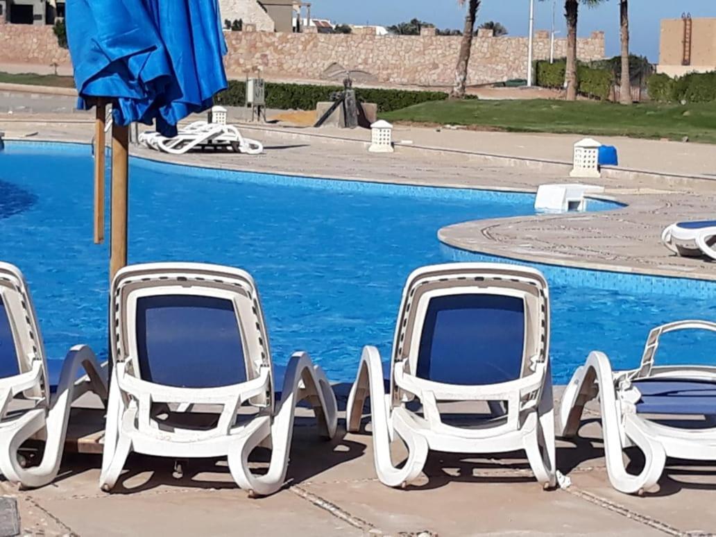 Seaview Chalets In Porto South Beach - Families Only 아인 수크나 외부 사진